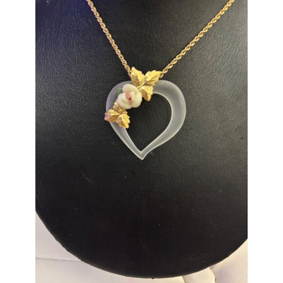Vintage Frosted Lucite Heart Necklace With Porcelain Rose & Gold-Tone Leaves - Picture 2 of 15